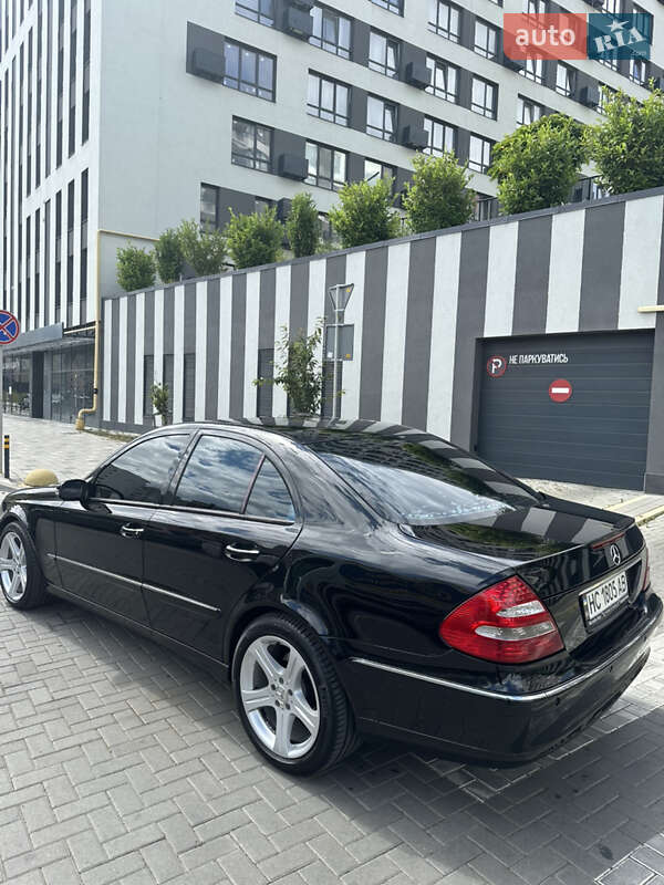 Mercedes-benz E-class (2004)
