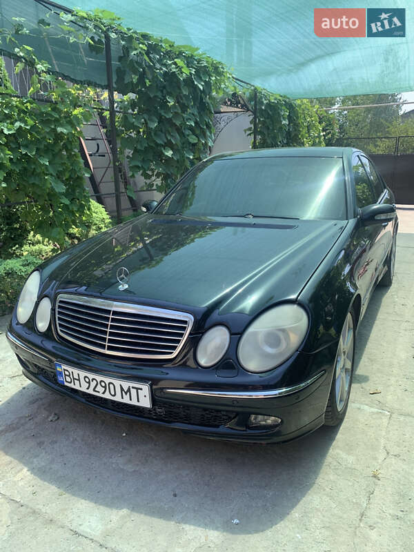 Mercedes-benz E-class (2004)