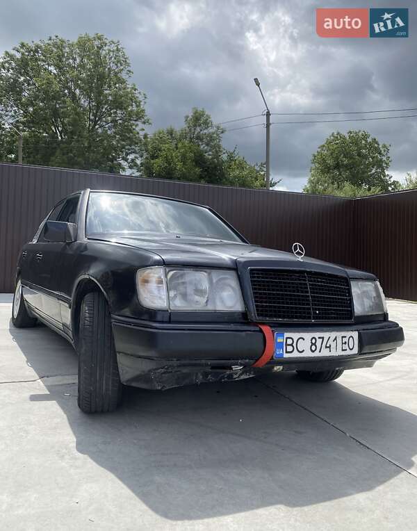 Mercedes-benz E-class (1985)