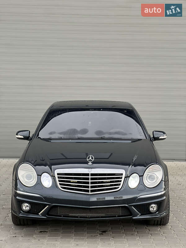 Mercedes-benz E-class (2004)