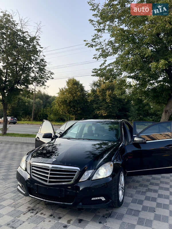 Mercedes-benz E-class (2010)