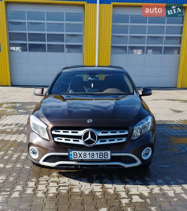 Mercedes-benz Gla-class (2017)