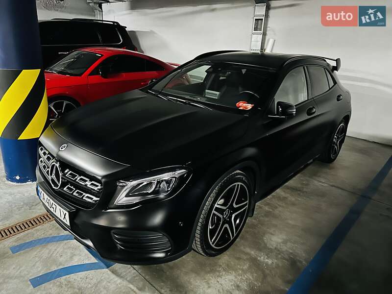 Mercedes-benz Gla-class (2018)