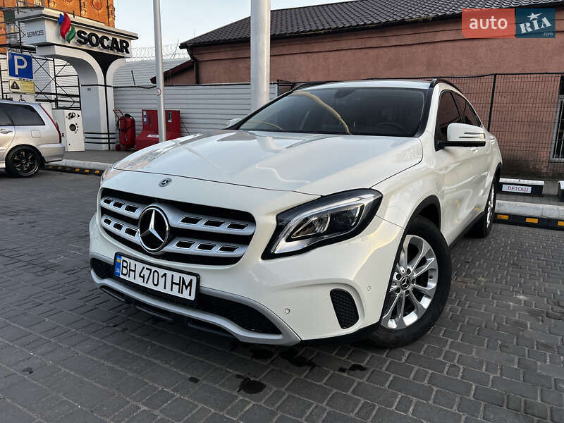 Mercedes-benz Gla-class (2017)