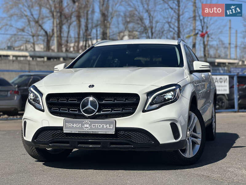 Mercedes-benz Gla-class (2015)