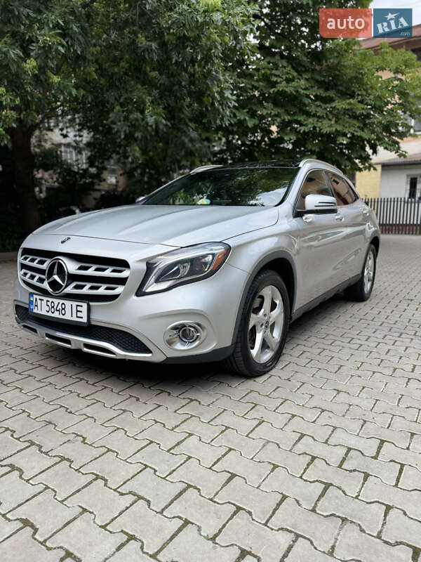 Mercedes-benz Gla-class (2017)
