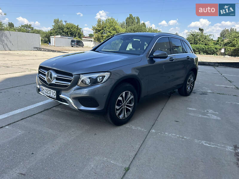 Mercedes-benz Glc-class (2017)