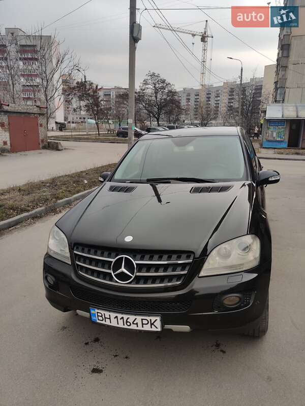 Mercedes-benz M-class (2006)