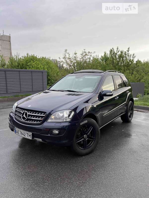 Mercedes-benz M-class (2005)