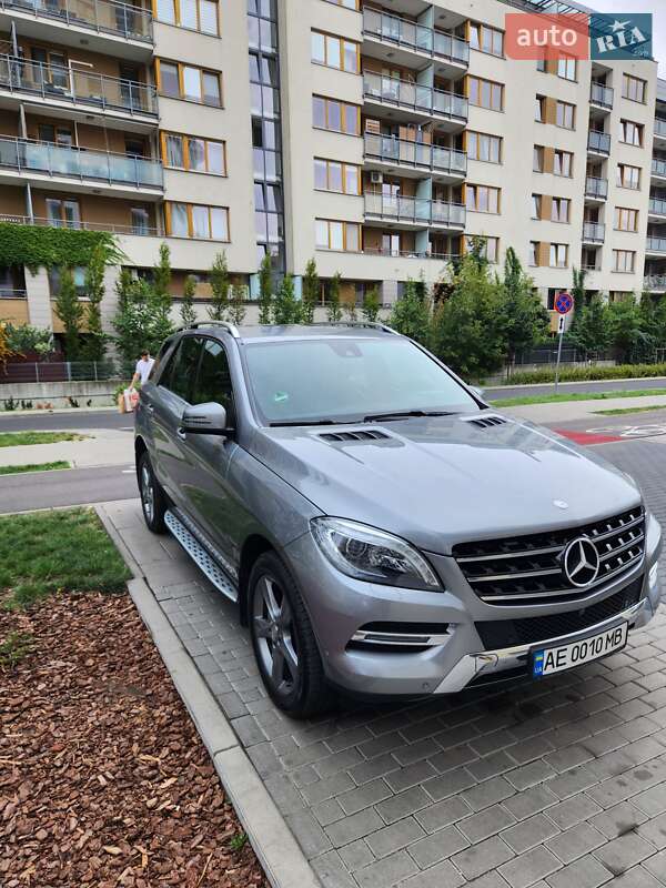 Mercedes-benz M-class (2014)