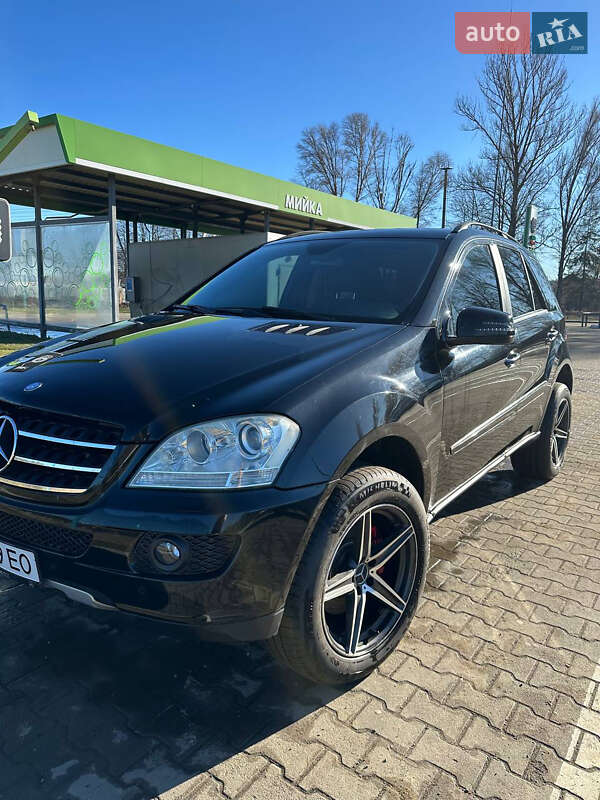 Mercedes-benz M-class (2005)