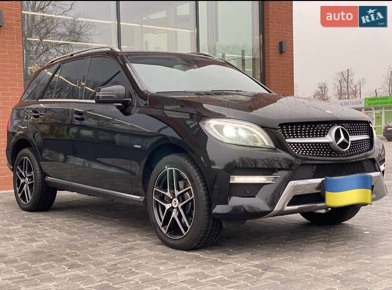 Mercedes-benz M-class (2015)