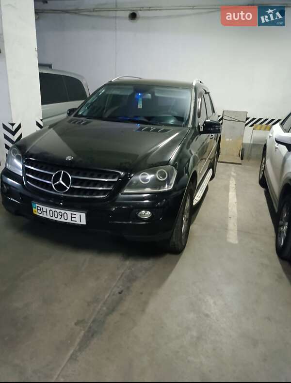 Mercedes-benz M-class (2006)