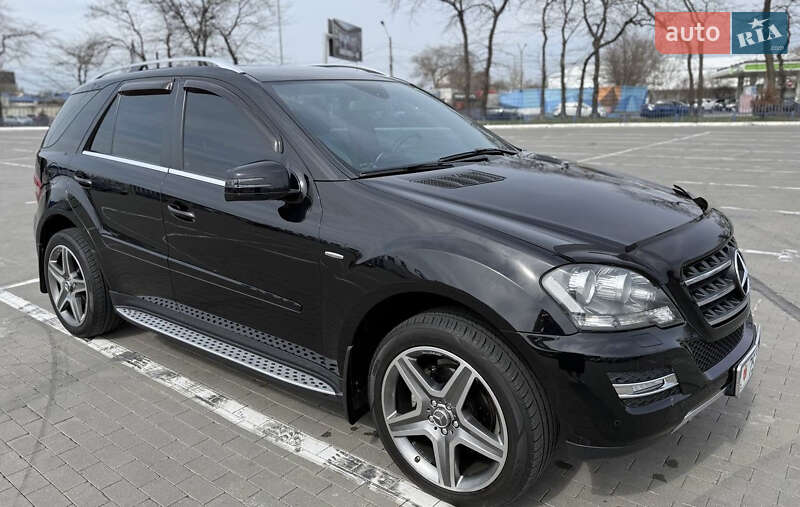Mercedes-benz M-class (2011)