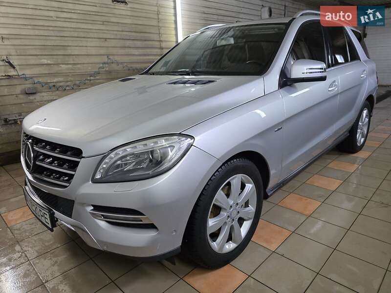Mercedes-benz M-class (2012)