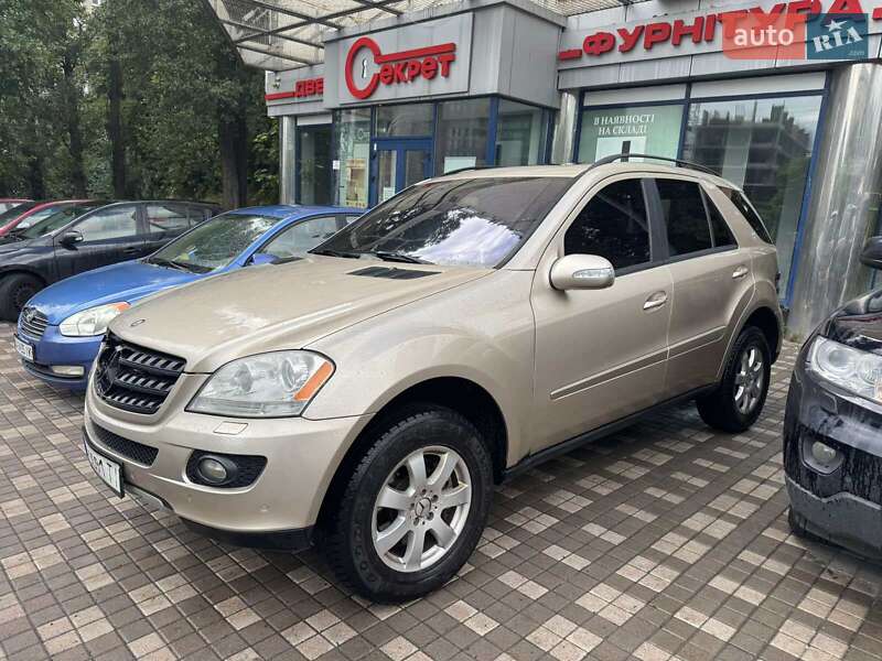 Mercedes-benz M-class (2006)