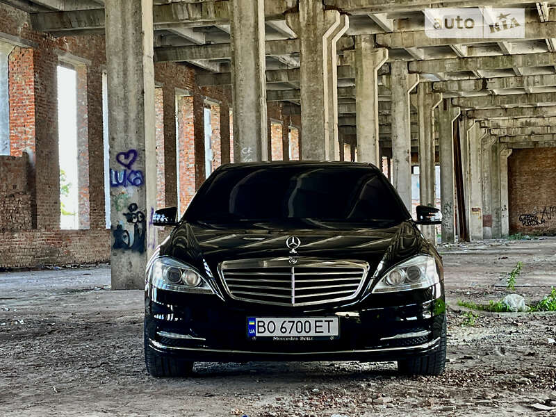 Mercedes-benz S-class (2010)