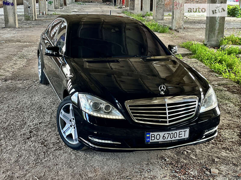 Mercedes-benz S-class (2010)