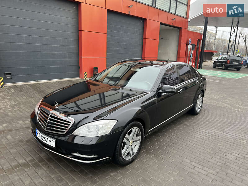 Mercedes-benz S-class (2006)