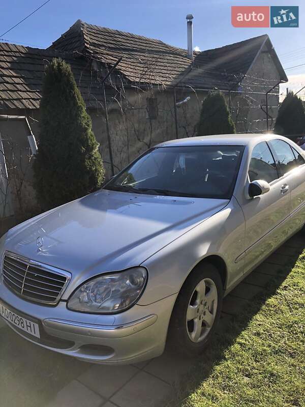 Mercedes-benz S-class (2004)