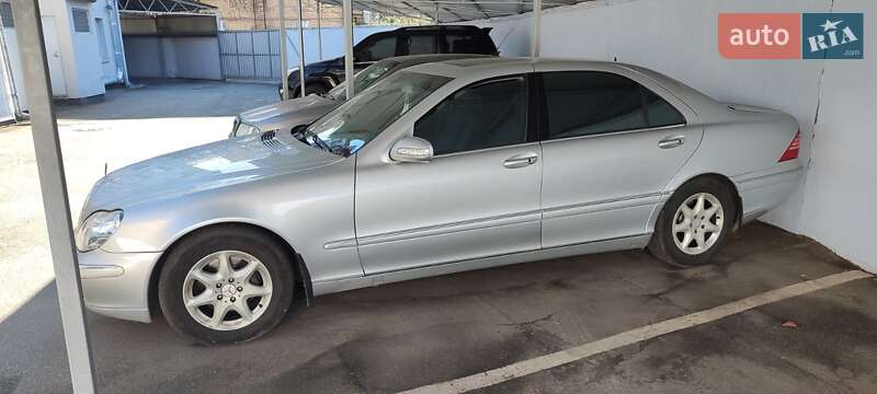 Mercedes-benz S-class (2003)