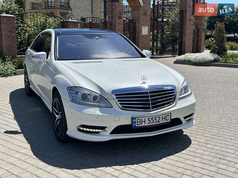 Mercedes-benz S-class (2010)