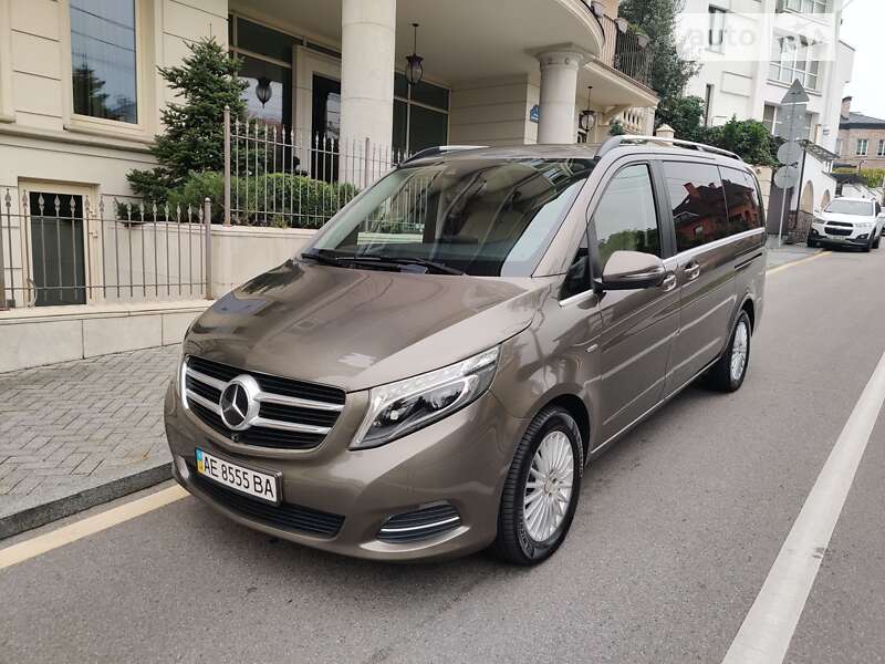 Mercedes-benz V-class (2017)