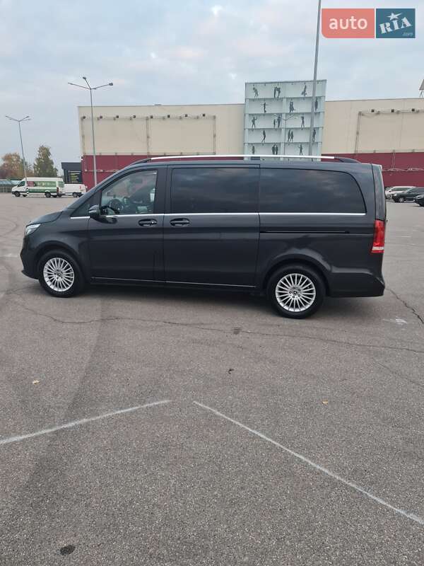 Mercedes-benz V-class (2022)