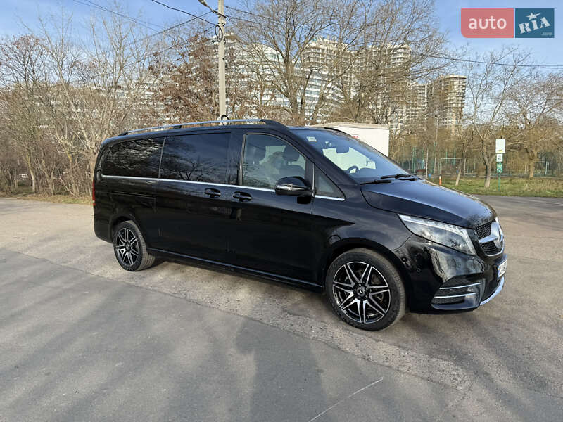 Mercedes-benz V 300 d (2023)