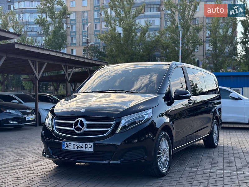 Mercedes-benz V-class (2015)