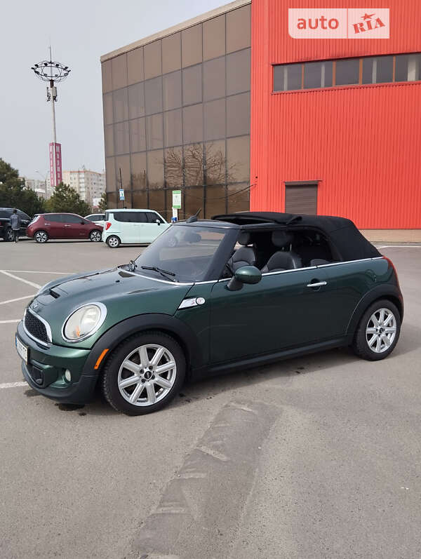 Mini Convertible (2011)