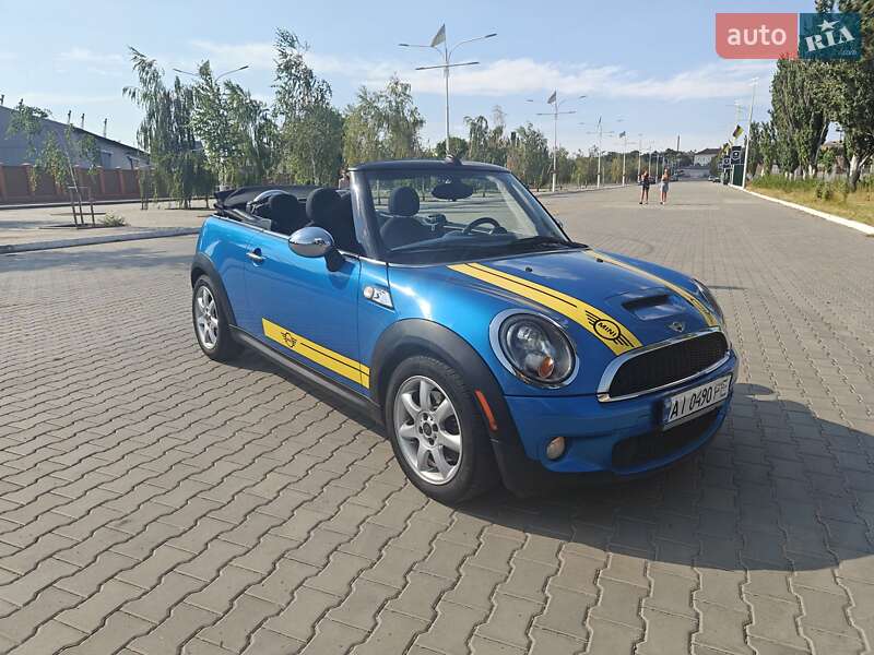 Mini Convertible (2010)