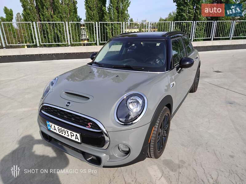 Mini Cooper (2021)