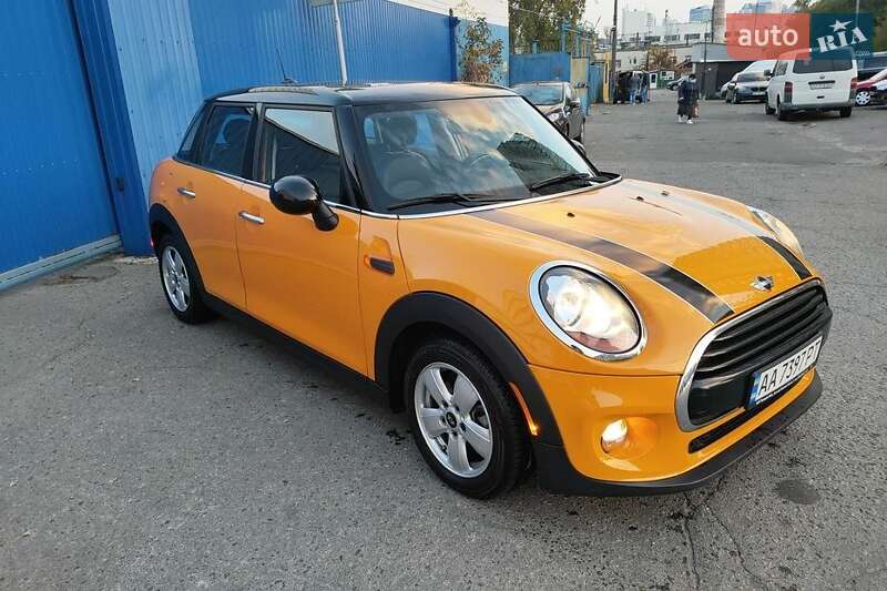 Mini Cooper (2016)