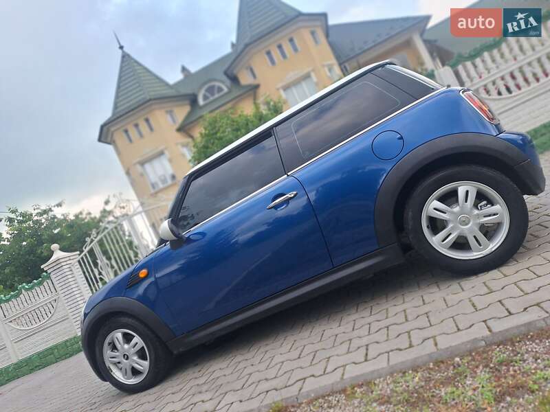 Mini Cooper (2009)