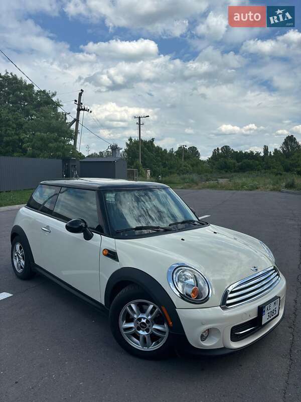 Mini Cooper (2013)