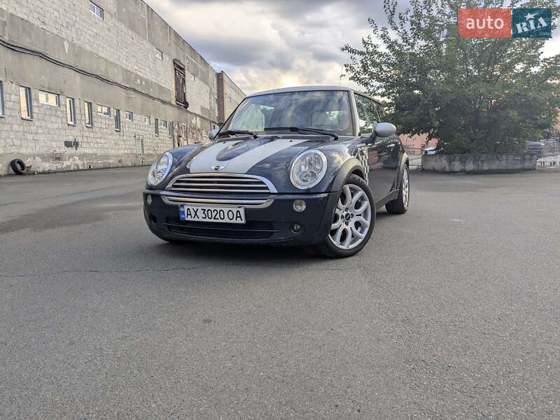 Mini Cooper (2006)