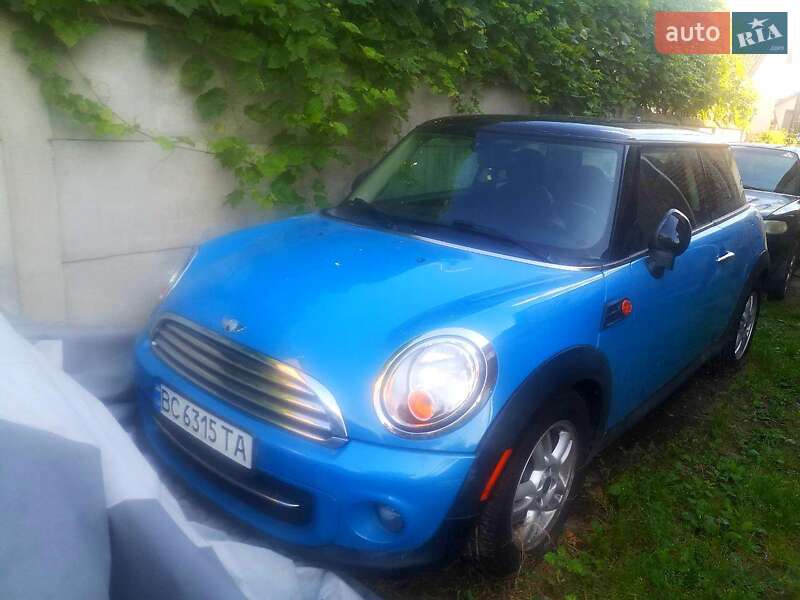 Mini Cooper (2012)