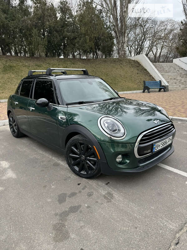 Mini Hatch (2015)