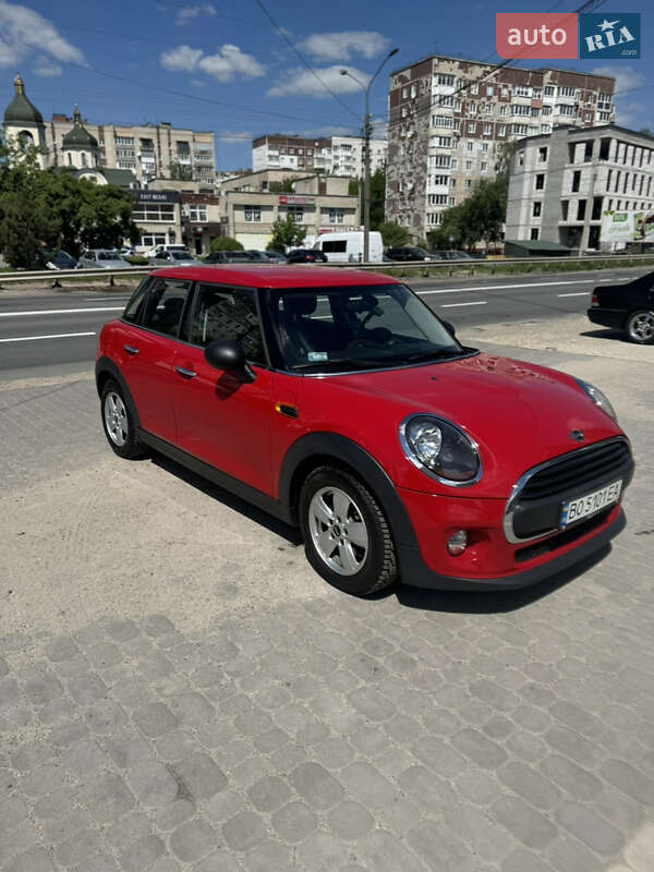 Mini Hatch (2018)