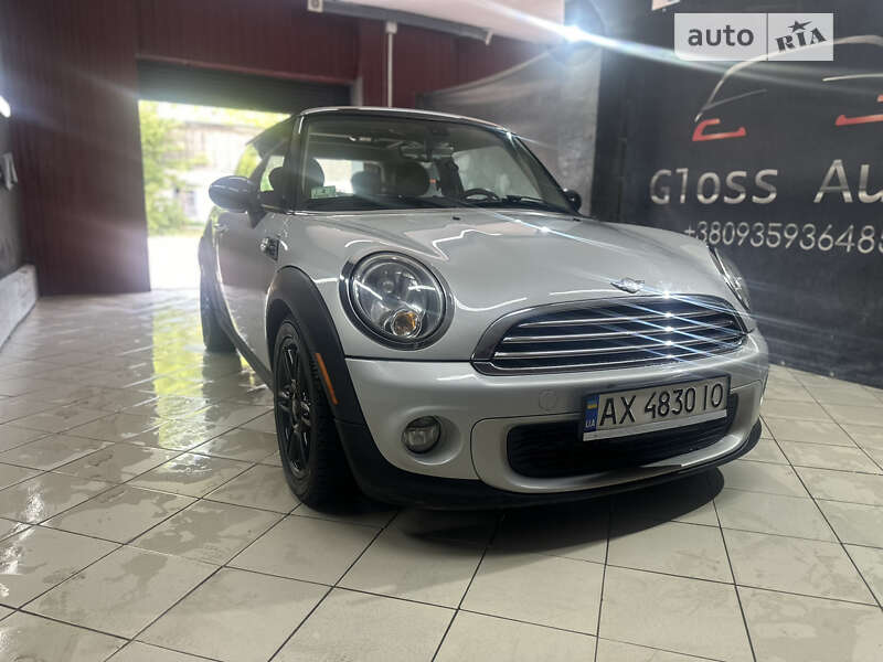 Mini Hatch (2013)
