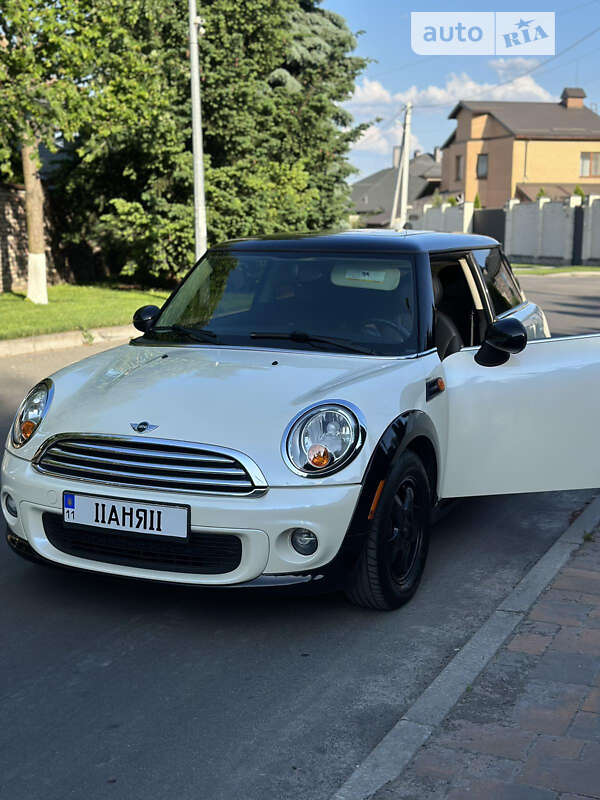 Mini Hatch (2011)