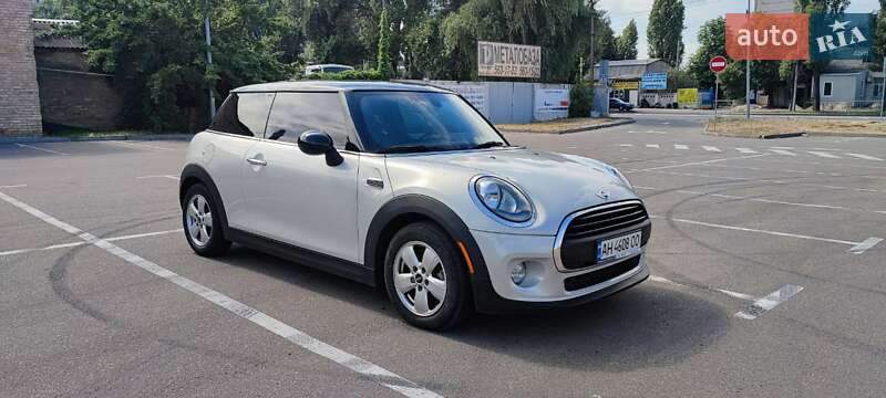Mini Hatch (2015)