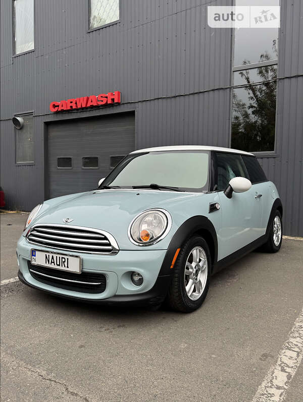 Mini Cooper (2011)