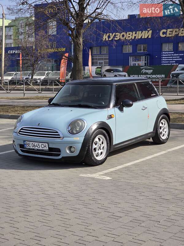 Mini Hatch (2013)