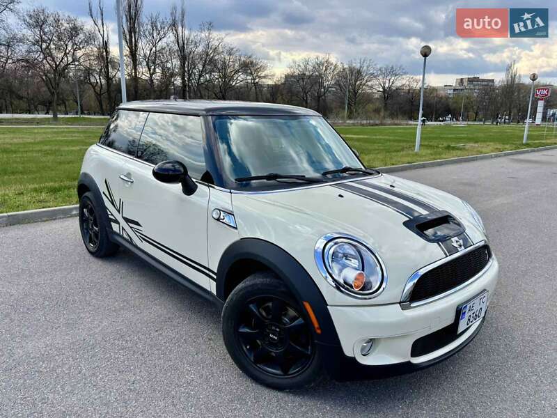 Mini Hatch (2010)