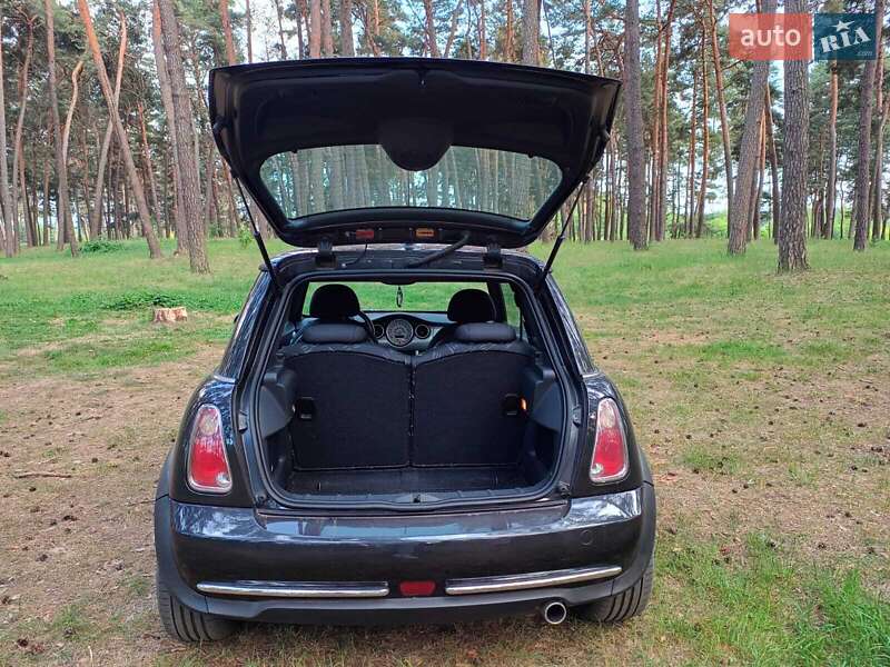 Mini Hatch (2005)