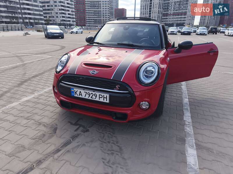 Mini Hatch (2018)