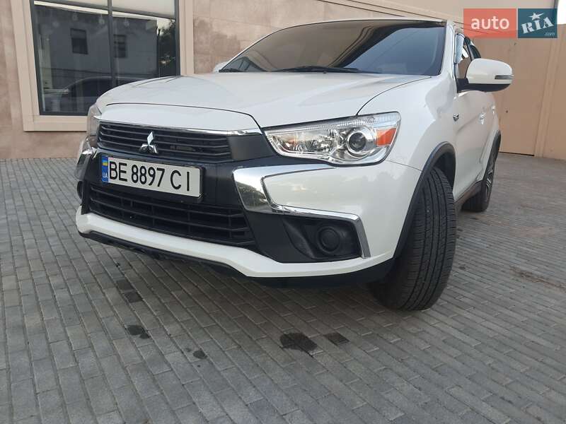 Mitsubishi Outlander sport (2016)