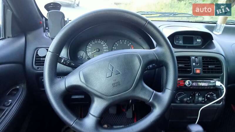 Mitsubishi Carisma (2002)